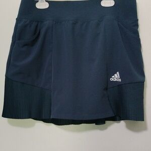 Adidas sports skort size M